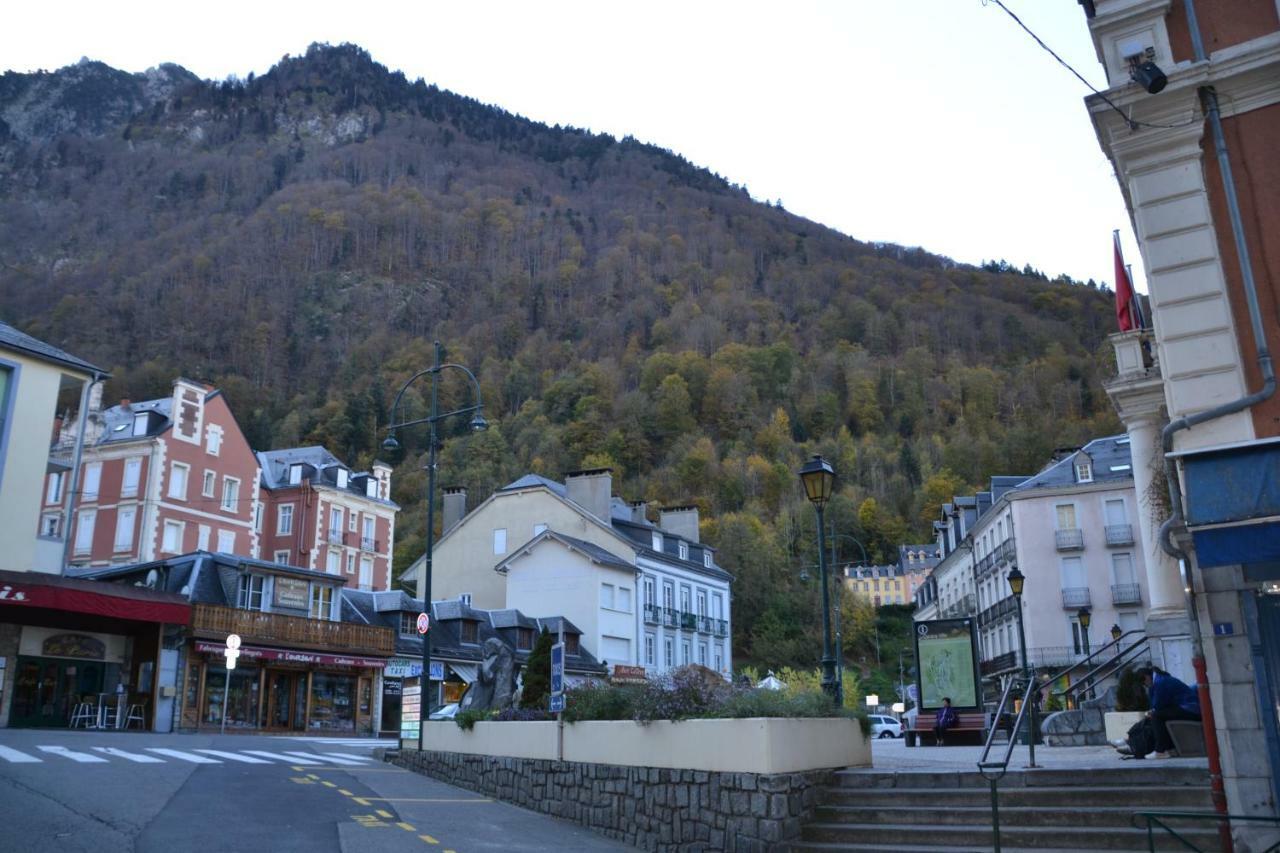 Petit Studio Dans Immeuble De Caractere Lägenhet Cauterets Exteriör bild